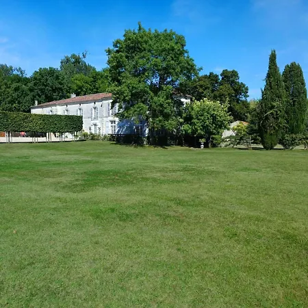 Le Prieuré De Charente * Bourg-Charente