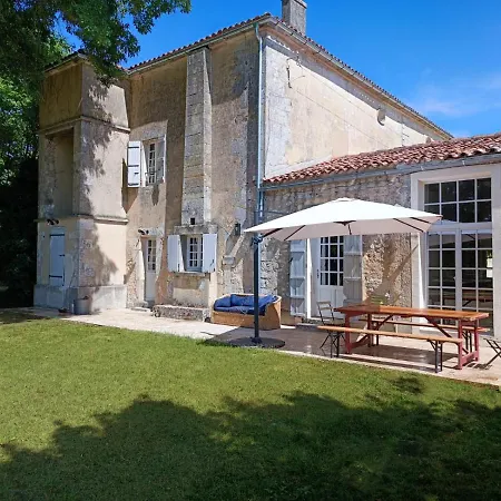 Le Prieure De Charente Bourg-Charente